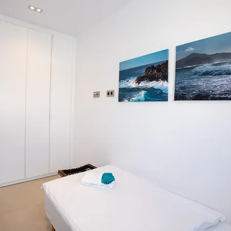 Villa La Perla - Oceanfront - View To Fuerteventura Lobos Villa *